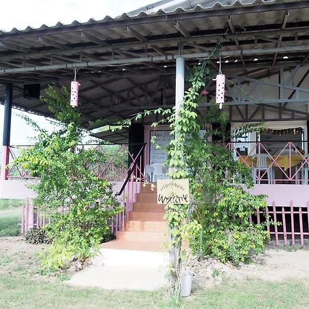 Hotel Baan Ricky Motocross And Enduro Track Ban Huai Maenam Noi Exterior foto
