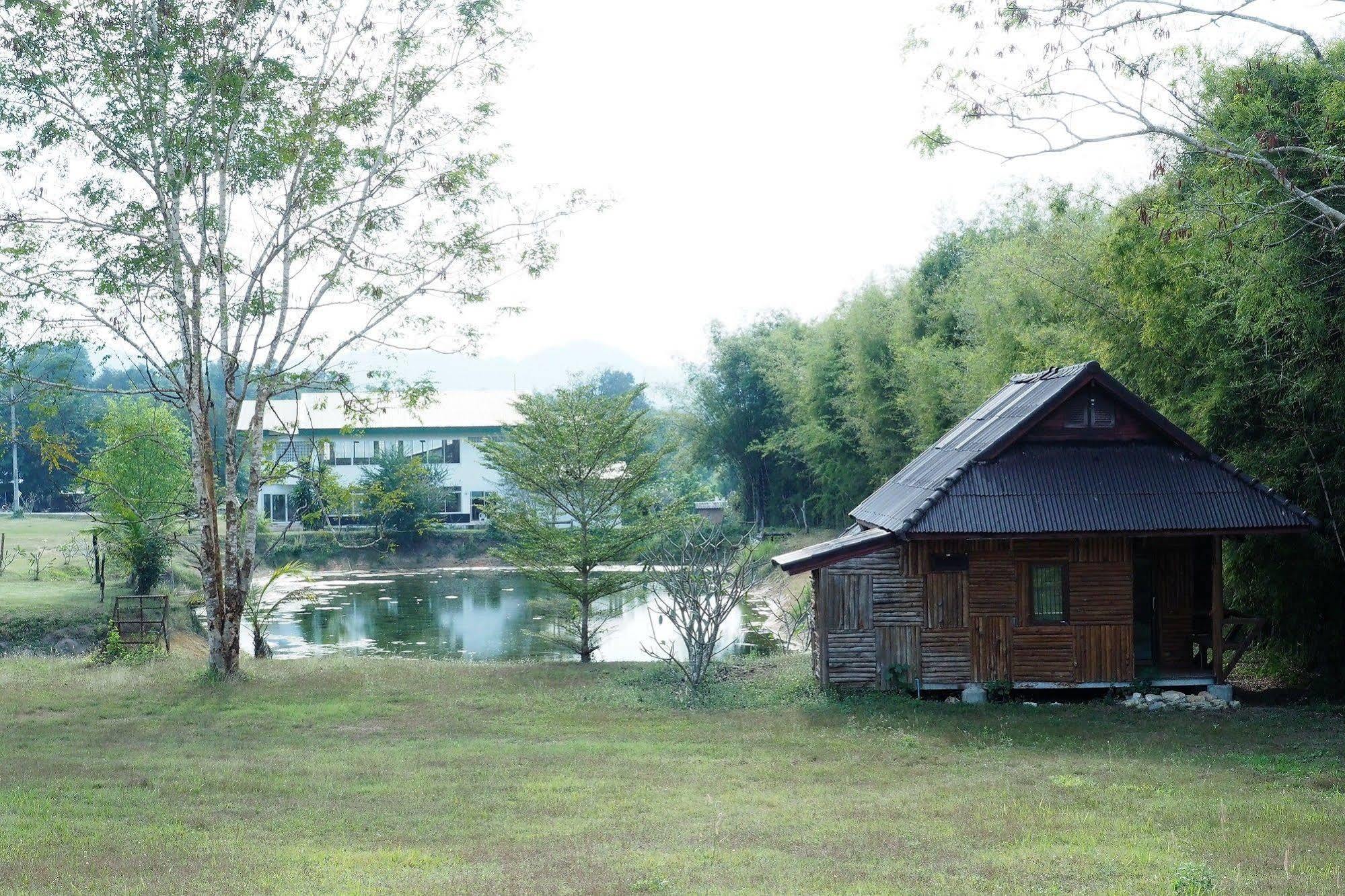 Hotel Baan Ricky Motocross And Enduro Track Ban Huai Maenam Noi Exterior foto