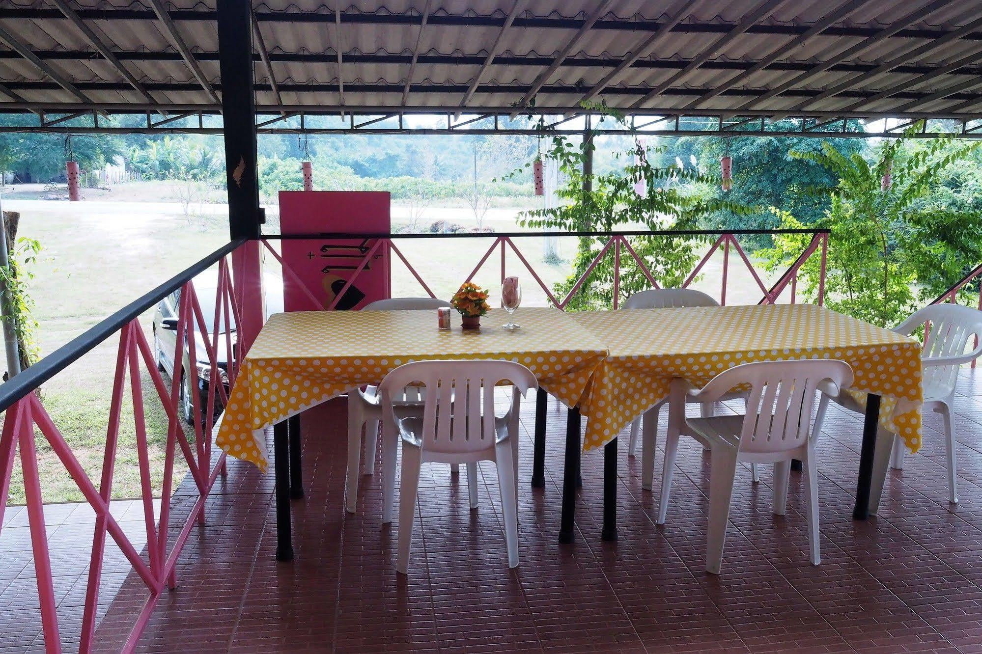 Hotel Baan Ricky Motocross And Enduro Track Ban Huai Maenam Noi Exterior foto