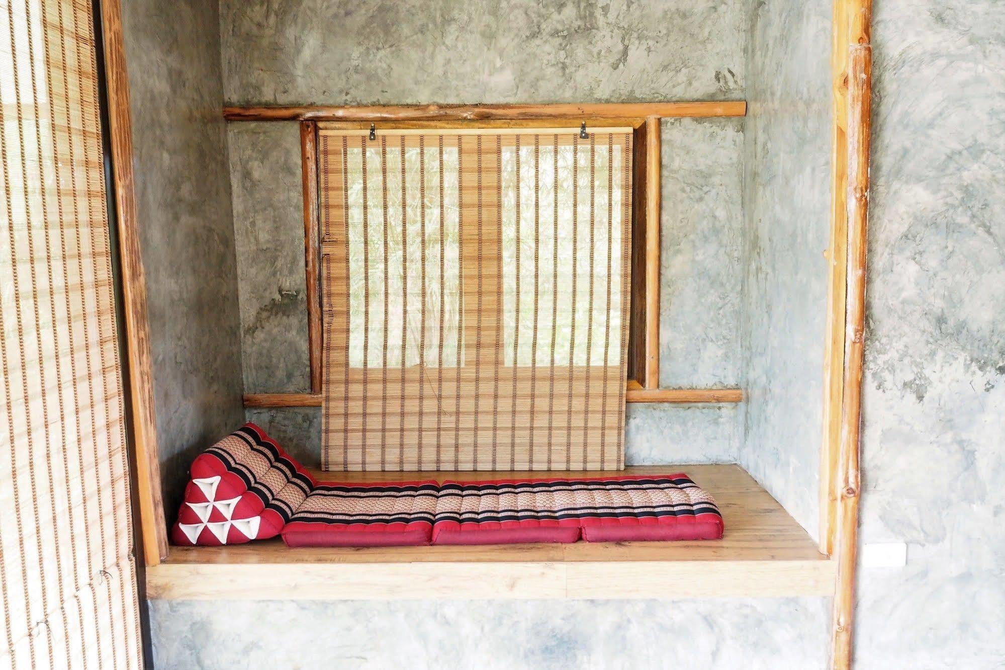 Hotel Baan Ricky Motocross And Enduro Track Ban Huai Maenam Noi Exterior foto