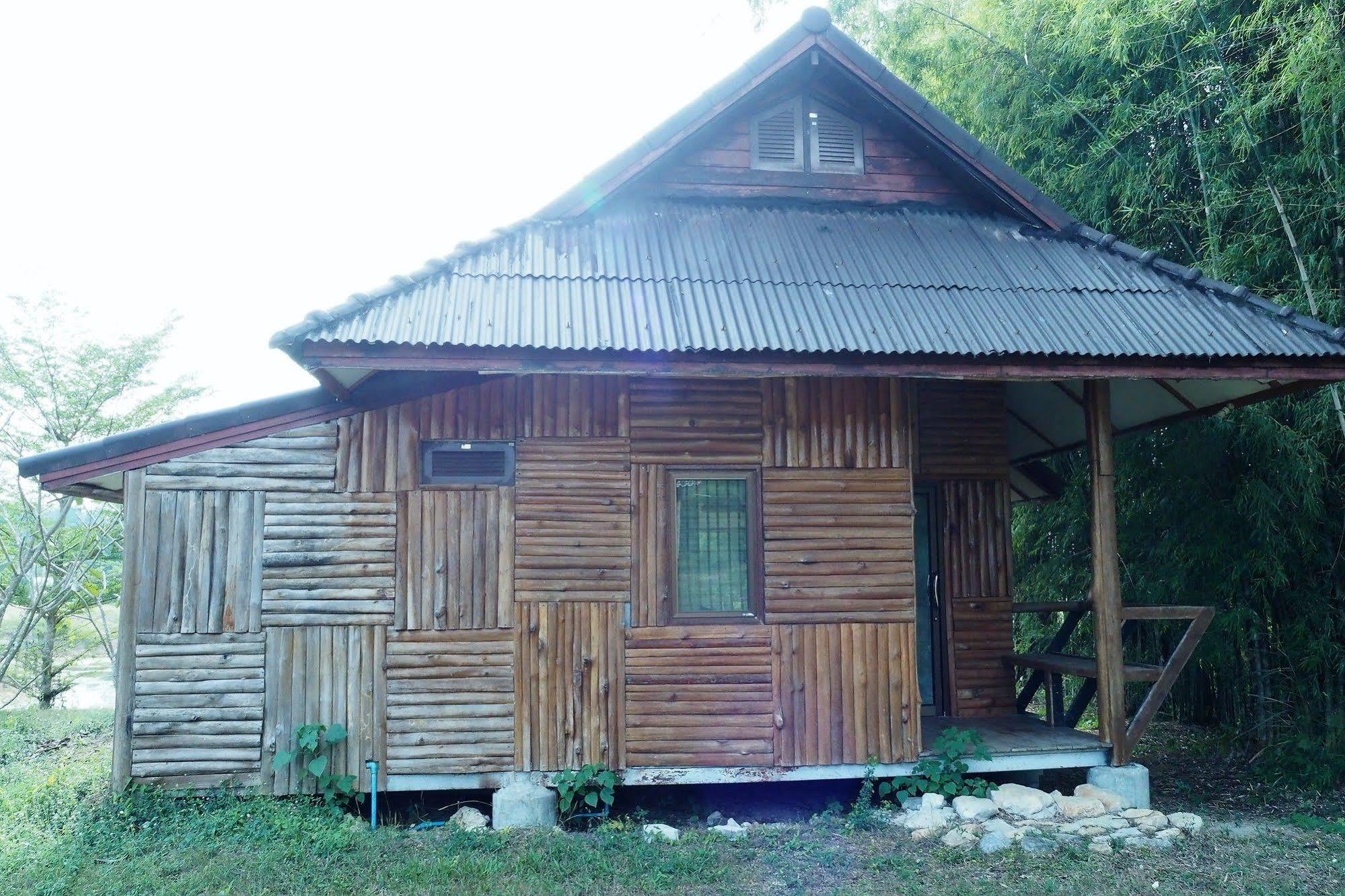 Hotel Baan Ricky Motocross And Enduro Track Ban Huai Maenam Noi Exterior foto