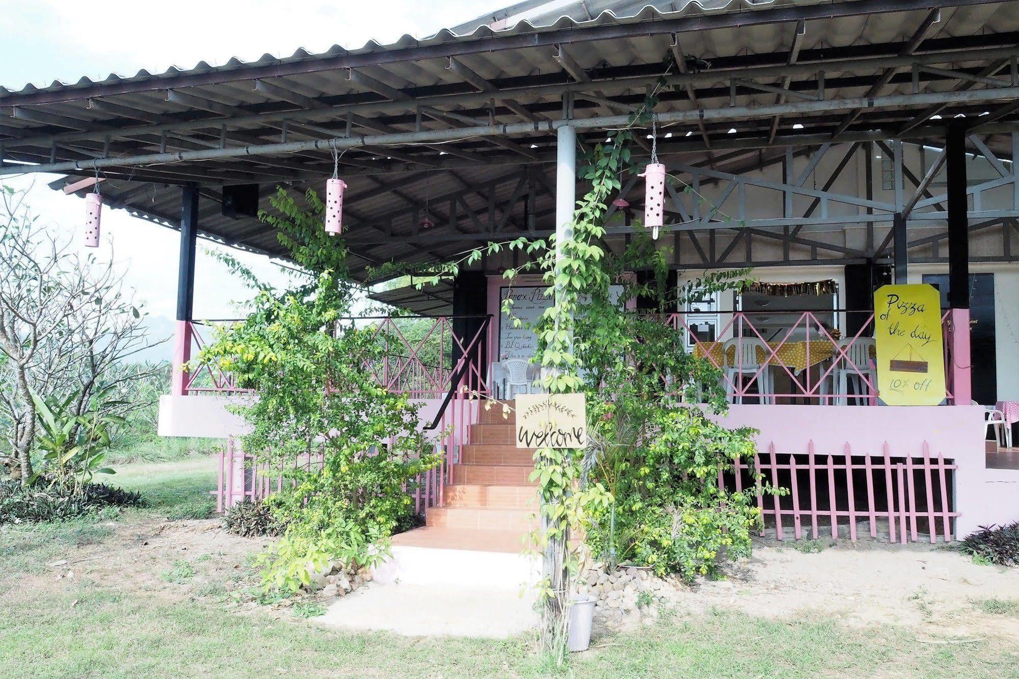 Hotel Baan Ricky Motocross And Enduro Track Ban Huai Maenam Noi Exterior foto