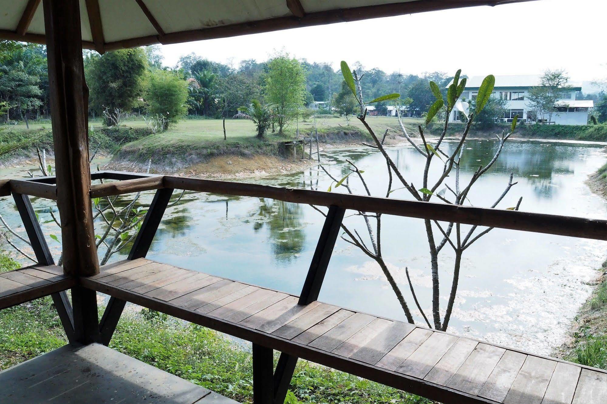 Hotel Baan Ricky Motocross And Enduro Track Ban Huai Maenam Noi Exterior foto